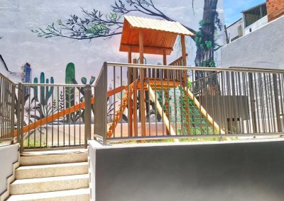 Reforma de casa com parquinho
